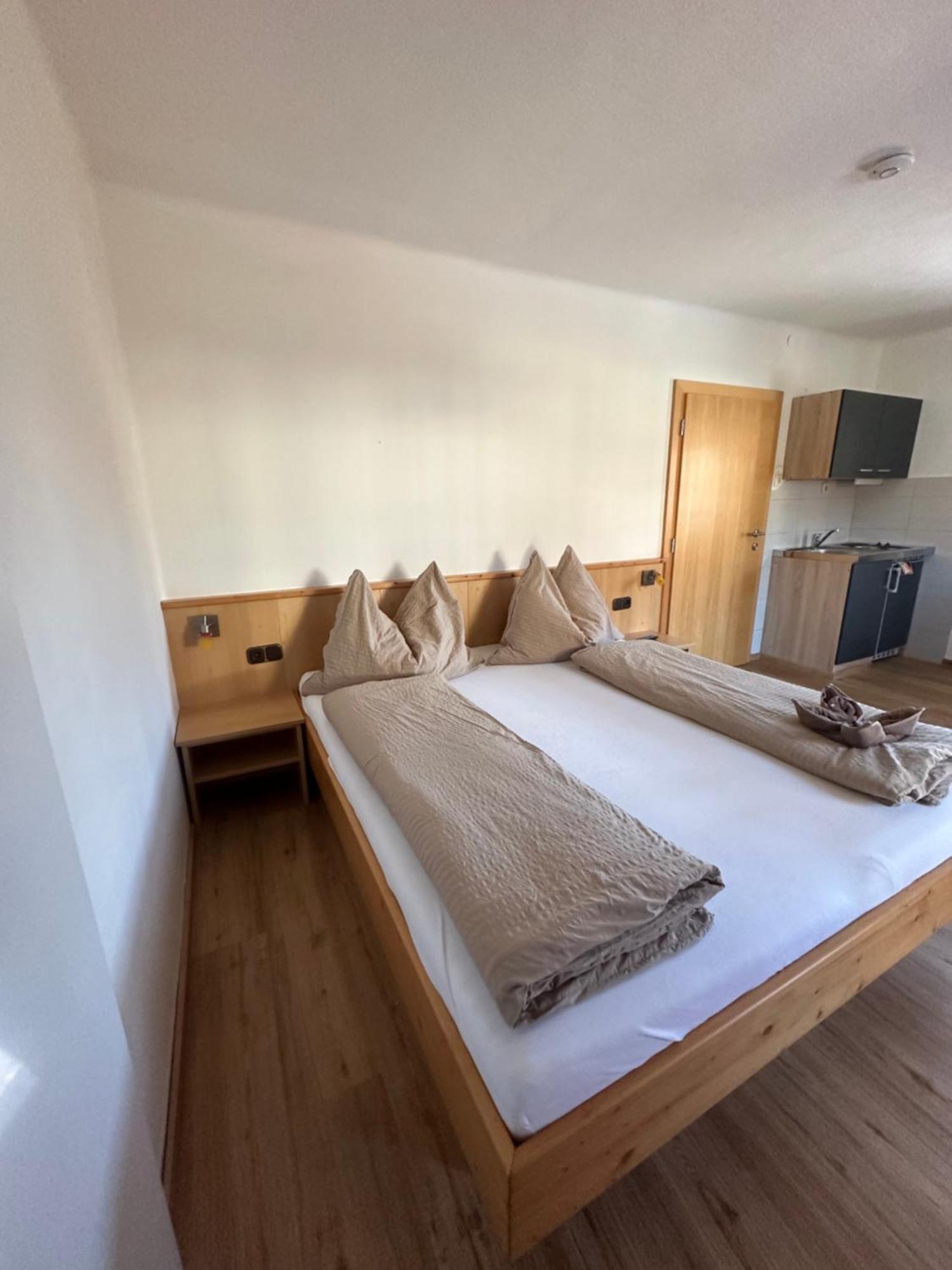 Fruehstueckspension Alpenrose Bed & Breakfast Iselsberg Dış mekan fotoğraf