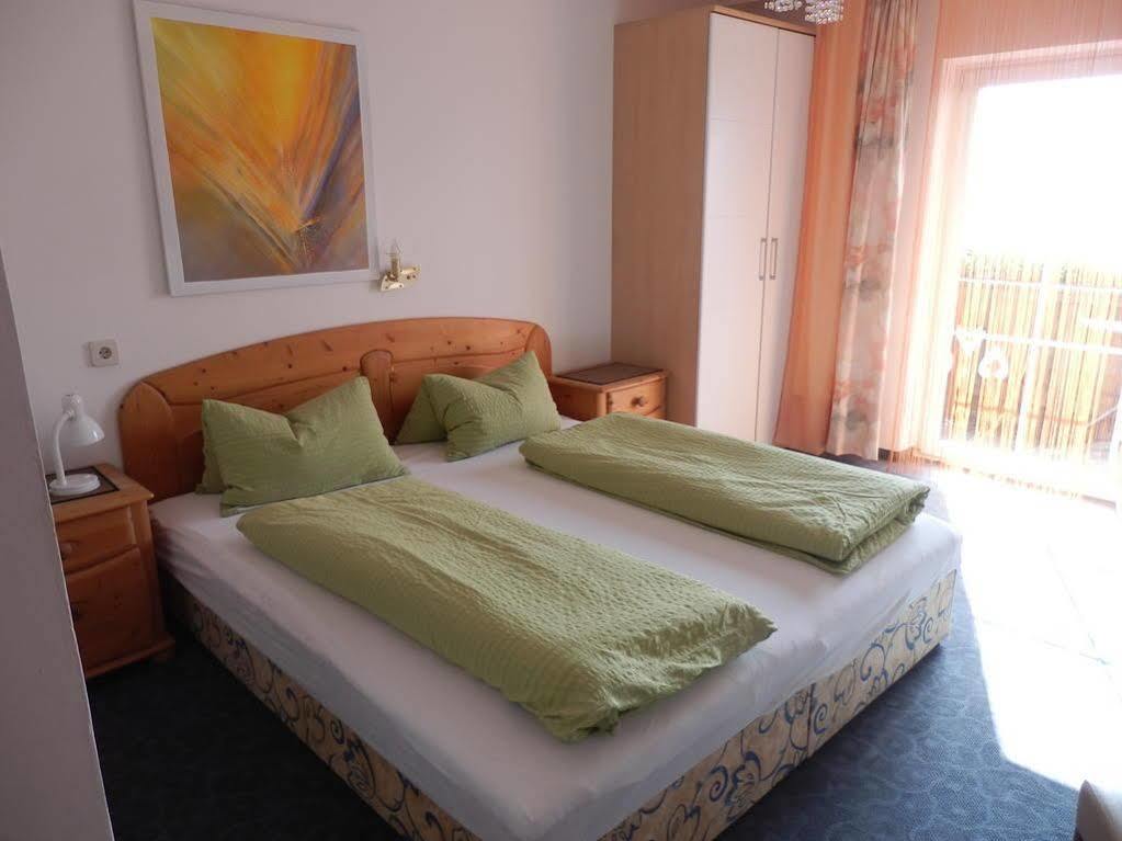 Fruehstueckspension Alpenrose Bed & Breakfast Iselsberg Dış mekan fotoğraf