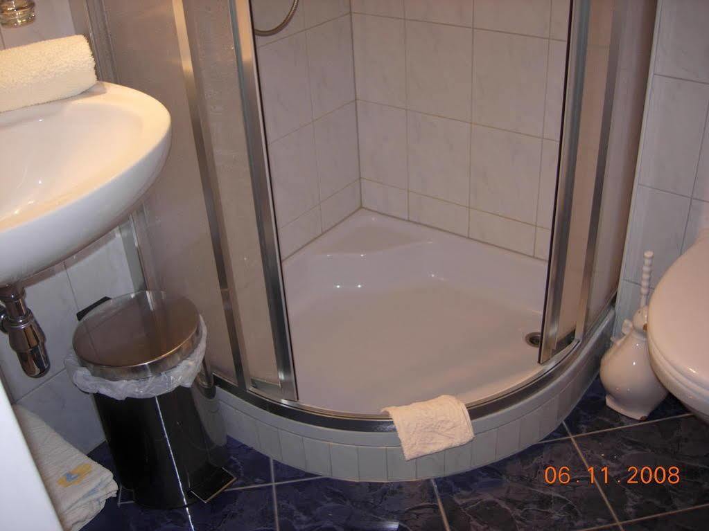 Fruehstueckspension Alpenrose Bed & Breakfast Iselsberg Dış mekan fotoğraf