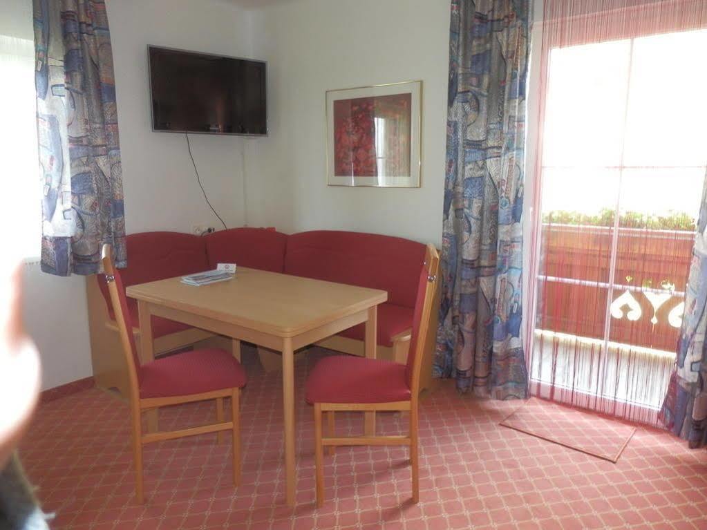 Fruehstueckspension Alpenrose Bed & Breakfast Iselsberg Dış mekan fotoğraf