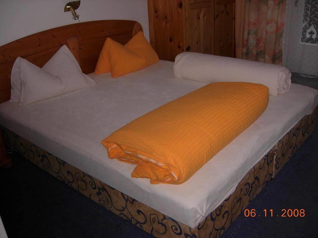 Fruehstueckspension Alpenrose Bed & Breakfast Iselsberg Dış mekan fotoğraf