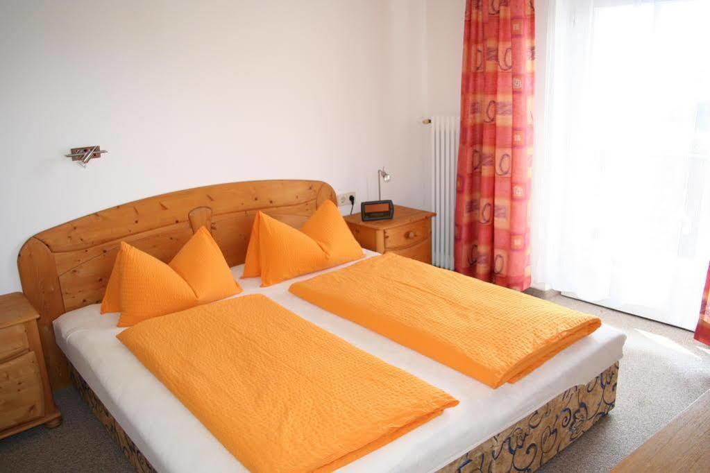 Fruehstueckspension Alpenrose Bed & Breakfast Iselsberg Dış mekan fotoğraf